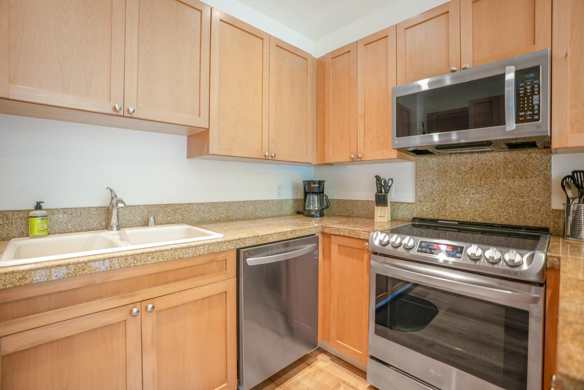 Nihilani Apartments Princeville Room photo
